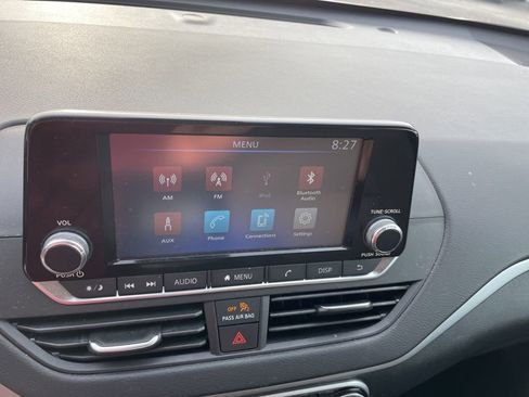 Used 2024 Nissan Altima 2.5 S image 11