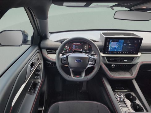 Used 2025 Ford Explorer ST AWD/4WD image 5