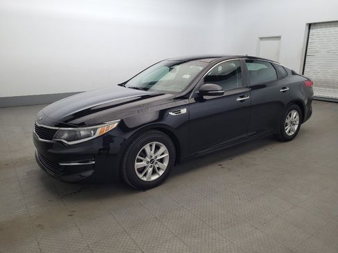 Used 2018 Kia Optima LX w/ Convenience Package FWD image 2