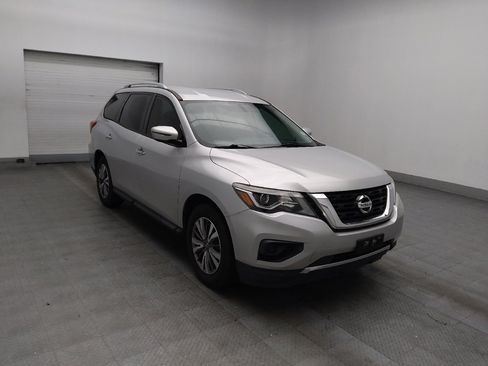 Used 2020 Nissan Pathfinder S FWD image 13