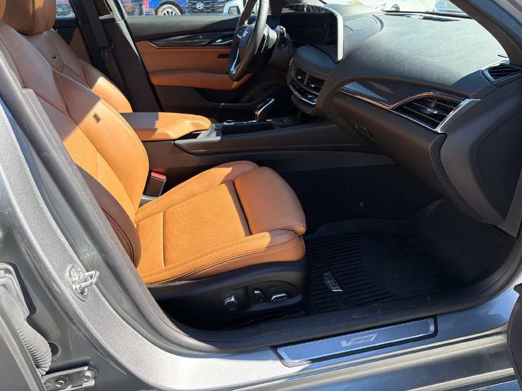Used 2025 Cadillac CT5 V w/ Platinum Package AWD/4WD image 13