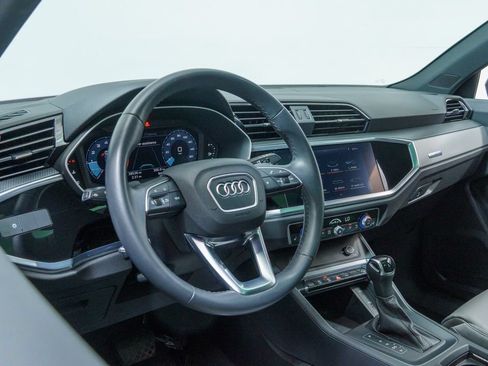 Used 2021 Audi Q3 2.0T Premium w/ Convenience Package AWD/4WD image 4
