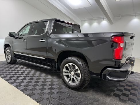 Used 2025 Chevrolet Silverado 1500 High Country w/ Technology Package image 5