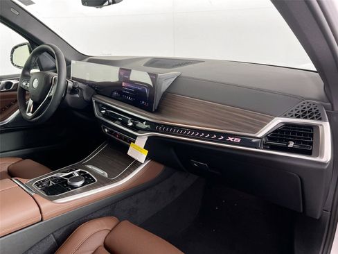 New 2026 BMW X5 xDrive40i w/ Parking Assistance Package image 29