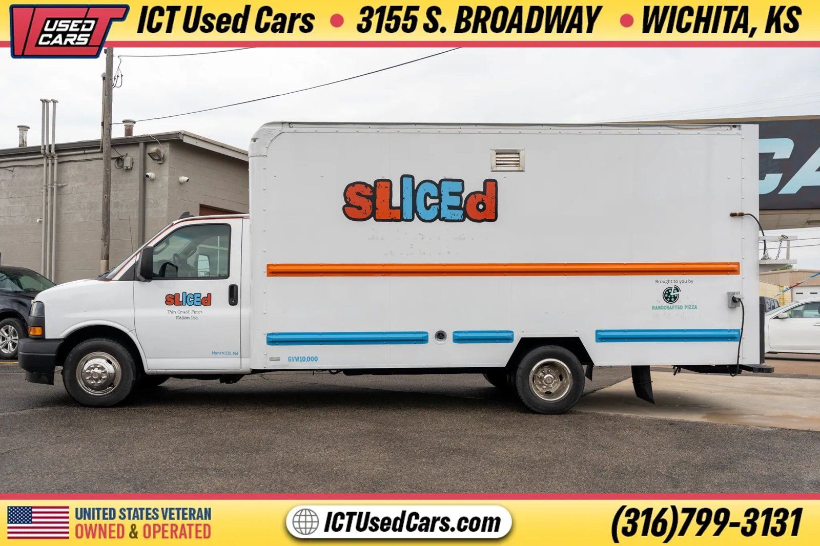 Used 2018 GMC Savana 3500 Extended w/ Driver Convenience Package RWD image 2