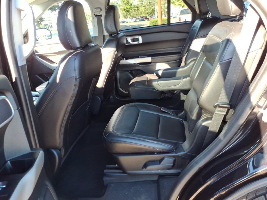 Used 2023 Ford Explorer XLT w/ Equipment Group 202A AWD/4WD image 11