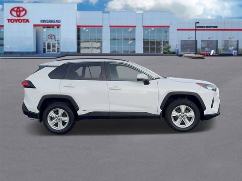 Certified 2020 Toyota RAV4 LE image 4