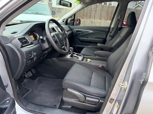 Used 2017 Honda Ridgeline RTS image 10