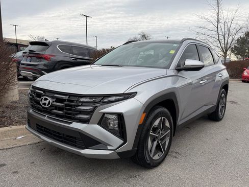 Certified 2025 Hyundai Tucson SEL image 1