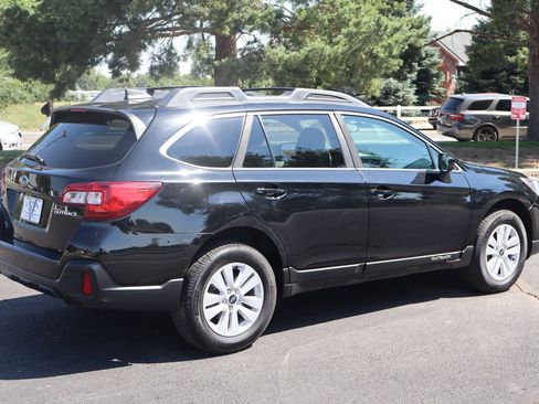 Used 2018 Subaru Outback 2.5i Premium AWD/4WD image 4