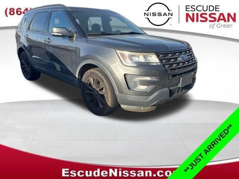 Used 2017 Ford Explorer XLT w/ Equipment Group 202A image 1