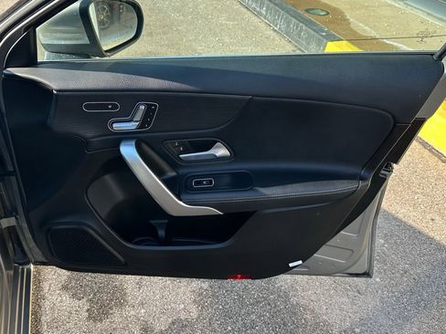 Used 2019 Mercedes-Benz A 220 4MATIC image 30