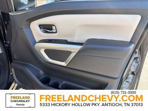 Used 2017 Nissan Titan SV image 24