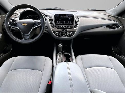 Used 2018 Chevrolet Malibu LT FWD image 17