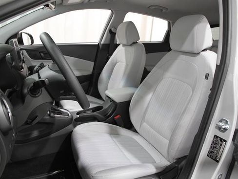 Used 2022 Hyundai Kona SEL image 5