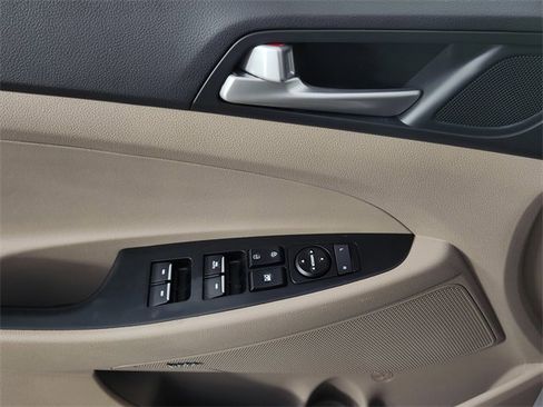 Used 2019 Hyundai Tucson Limited image 9