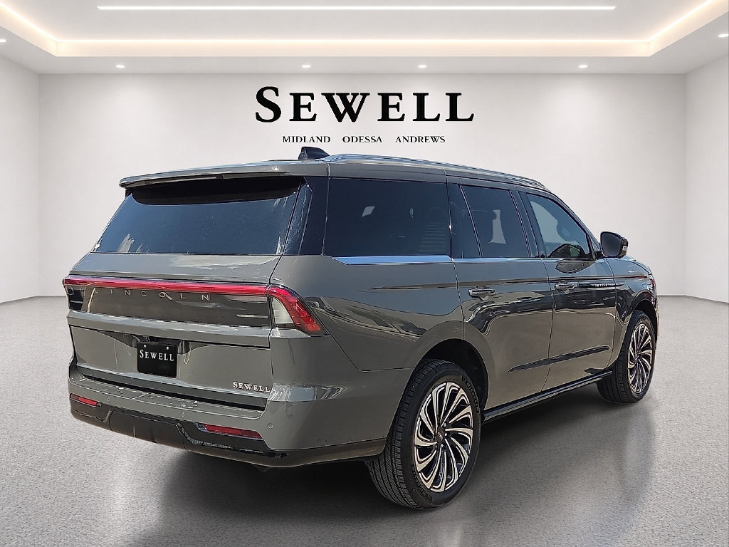 Used 2025 Lincoln Navigator Black Label AWD/4WD image 4