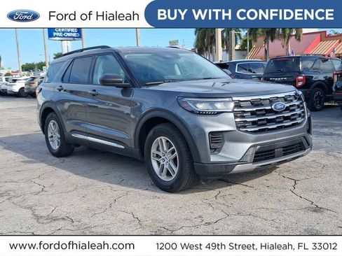 Used 2025 Ford Explorer Active RWD image 1