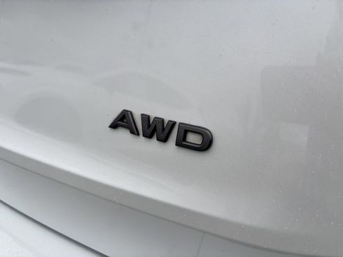 Used 2025 Nissan Rogue SV image 11