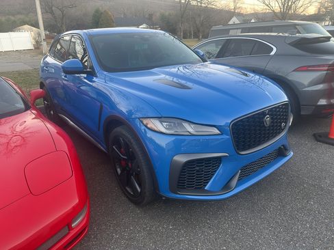 Used 2021 Jaguar F-PACE SVR image 3