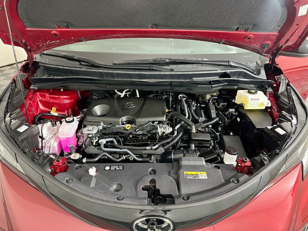 Used 2026 Toyota Sienna XSE FWD image 31