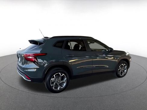 Used 2025 Chevrolet Trax LT image 15