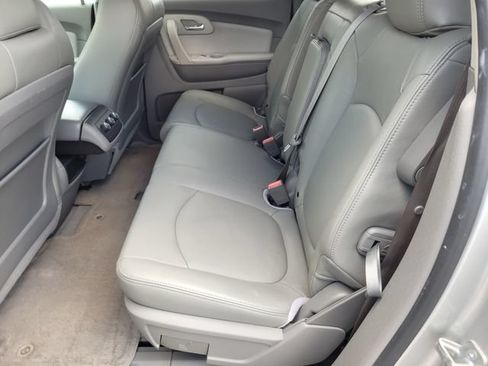 Used 2009 Chevrolet Traverse LT FWD image 25