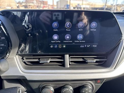 Certified 2025 Chevrolet Trax LS image 13