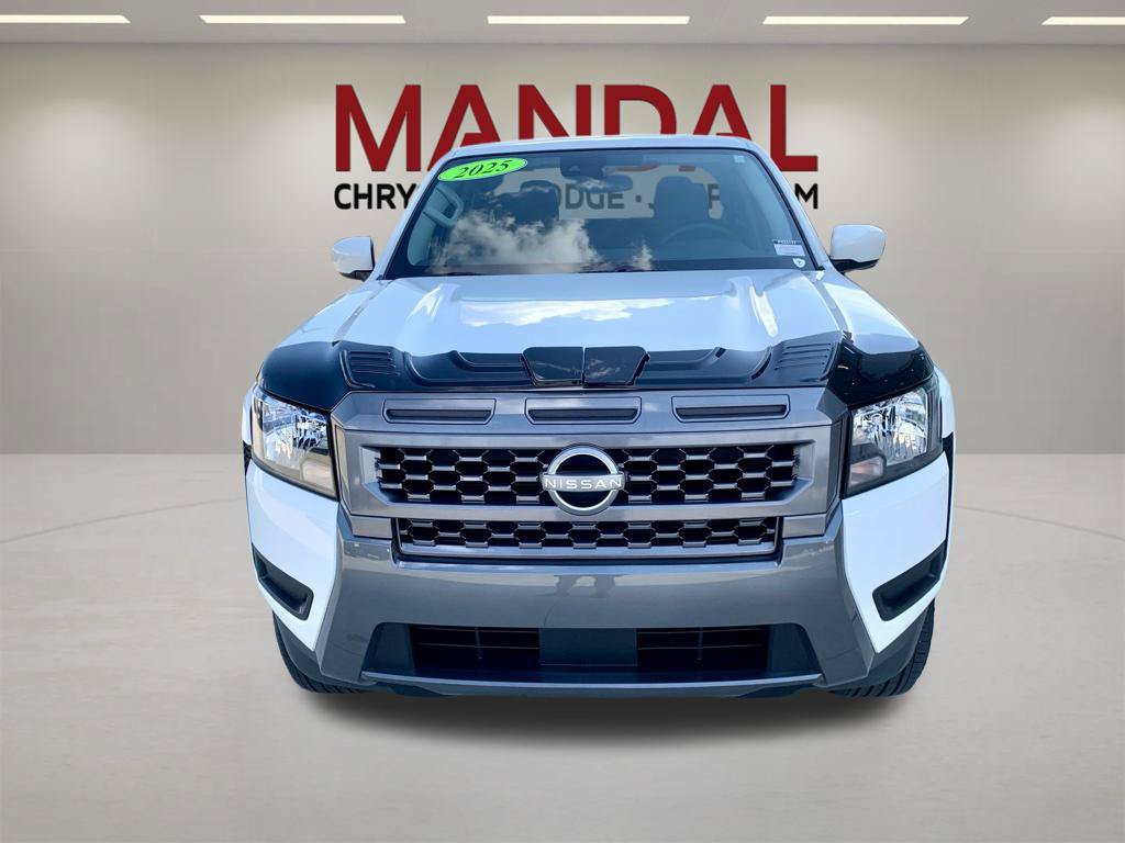 Used 2025 Nissan Frontier SV RWD image 2