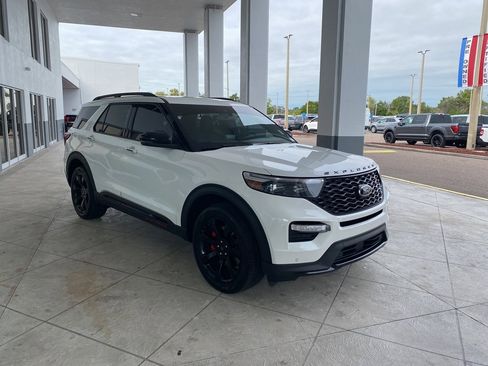 Certified 2024 Ford Explorer ST w/ Equipment Group 401A image 4