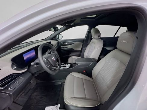New 2025 Buick Envista Avenir image 17