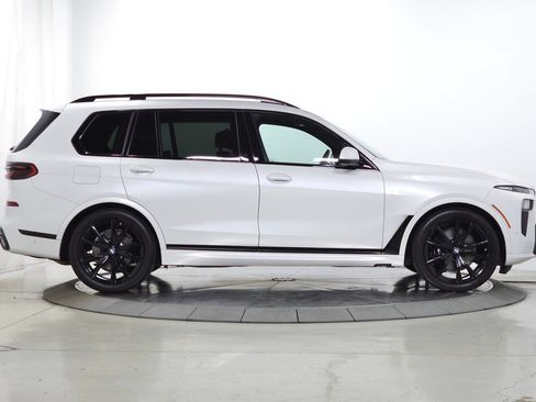 Used 2025 BMW X7 xDrive40i w/ M Sport Package AWD/4WD image 10