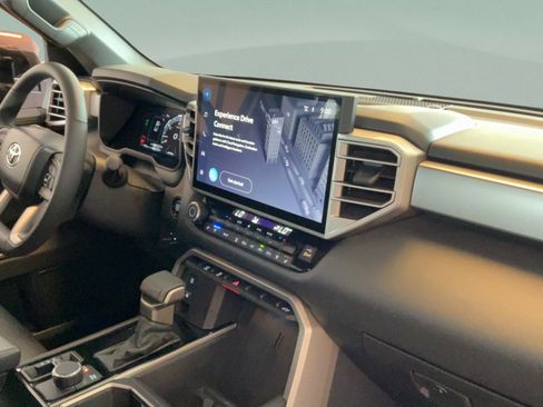 Certified 2025 Toyota Tundra Limited AWD/4WD image 40