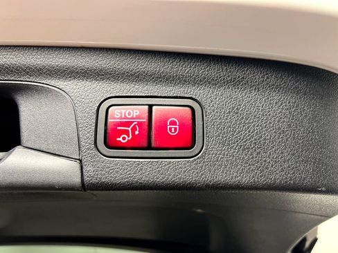 Used 2022 Mercedes-Benz GLE 350 4MATIC w/ AMG Line Exterior image 35