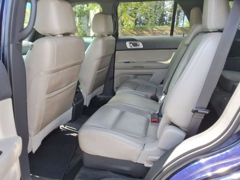 Used 2011 Ford Explorer XLT w/ 202A Rapid Spec Order Code image 11