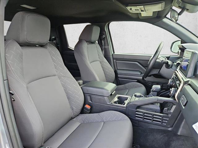 Used 2025 Toyota Tacoma SR5 AWD/4WD image 19