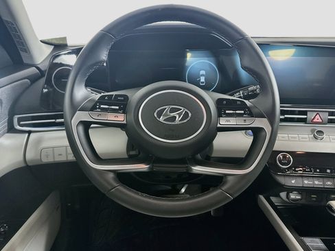 Used 2023 Hyundai Elantra Limited FWD image 18