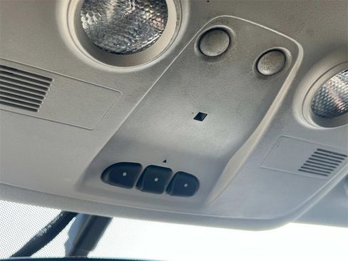 Used 2016 Chevrolet Traverse LT w/ Style and Technology Package image 22