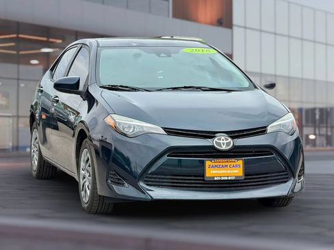 Used 2018 Toyota Corolla LE w/ Carpet Mat Package (TMS) FWD image 1