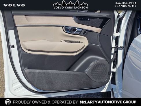 New 2026 Volvo XC90 B6 Plus w/ Protection Package Premier AWD/4WD image 15
