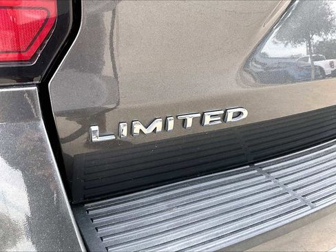 Used 2021 Ford Expedition Max Limited image 10