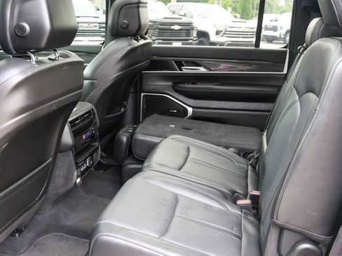 Used 2022 Jeep Wagoneer Series II w/ Premium Group I AWD/4WD image 14