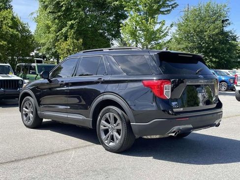 Certified 2023 Ford Explorer XLT w/ Equipment Group 202A AWD/4WD image 3