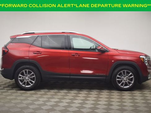 Used 2024 GMC Terrain SLT image 13