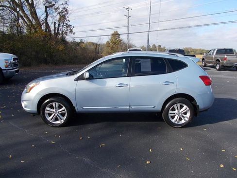 Used 2013 Nissan Rogue SV w/ Premium Pkg image 3