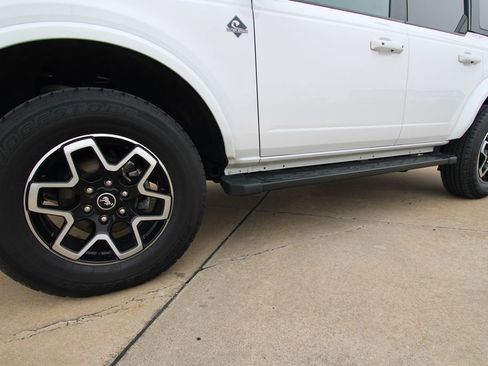 Used 2024 Ford Bronco Outer Banks image 10