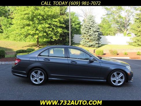 Used 2011 Mercedes-Benz C 300 4MATIC Sedan image 4