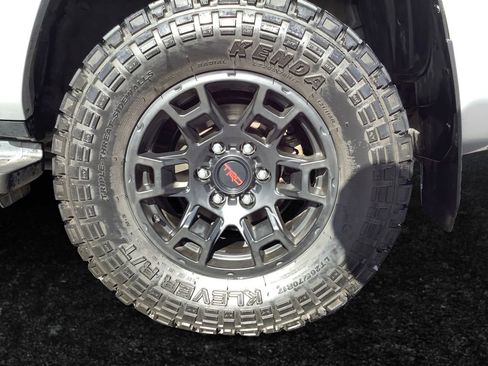 Used 2022 Toyota 4Runner TRD Off-Road Premium AWD/4WD image 27