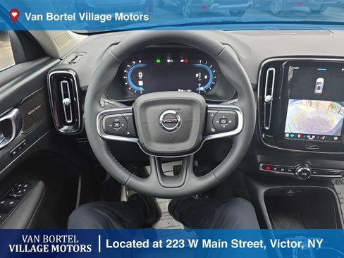 Used 2023 Volvo XC40 B5 Ultimate image 14