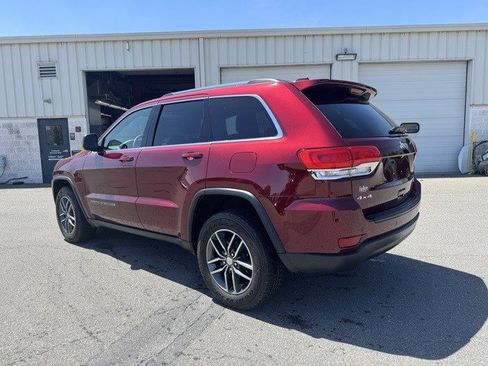 Used 2018 Jeep Grand Cherokee Laredo image 3